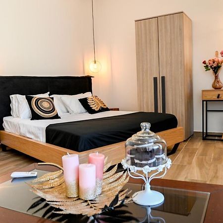 Residence By Georgia Studios Fira  Zewnętrze zdjęcie