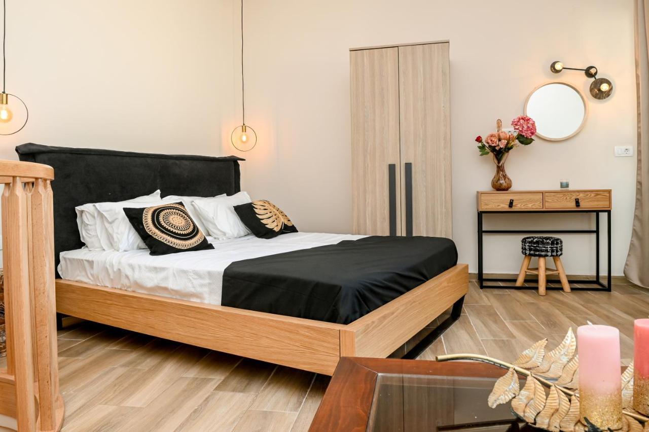 Residence By Georgia Studios Fira  Zewnętrze zdjęcie